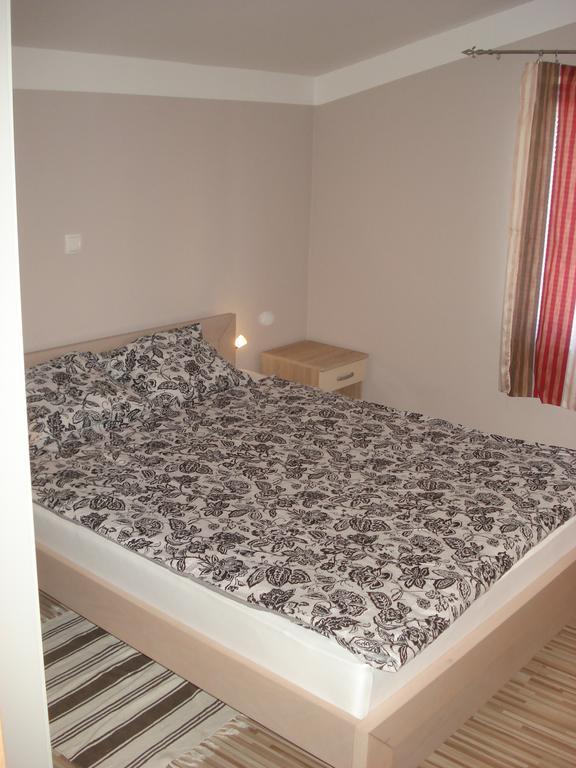 Apartments Niko Вир Стая снимка