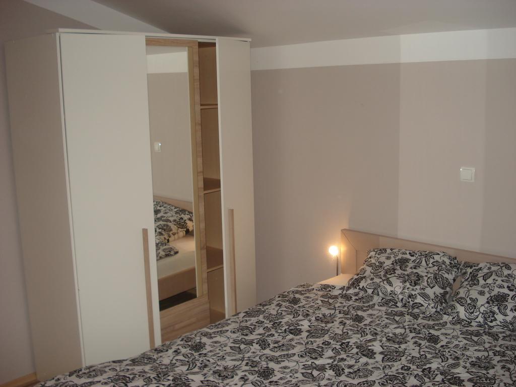 Apartments Niko Вир Екстериор снимка